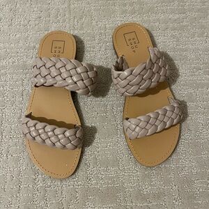 Shu shop sandals size 9